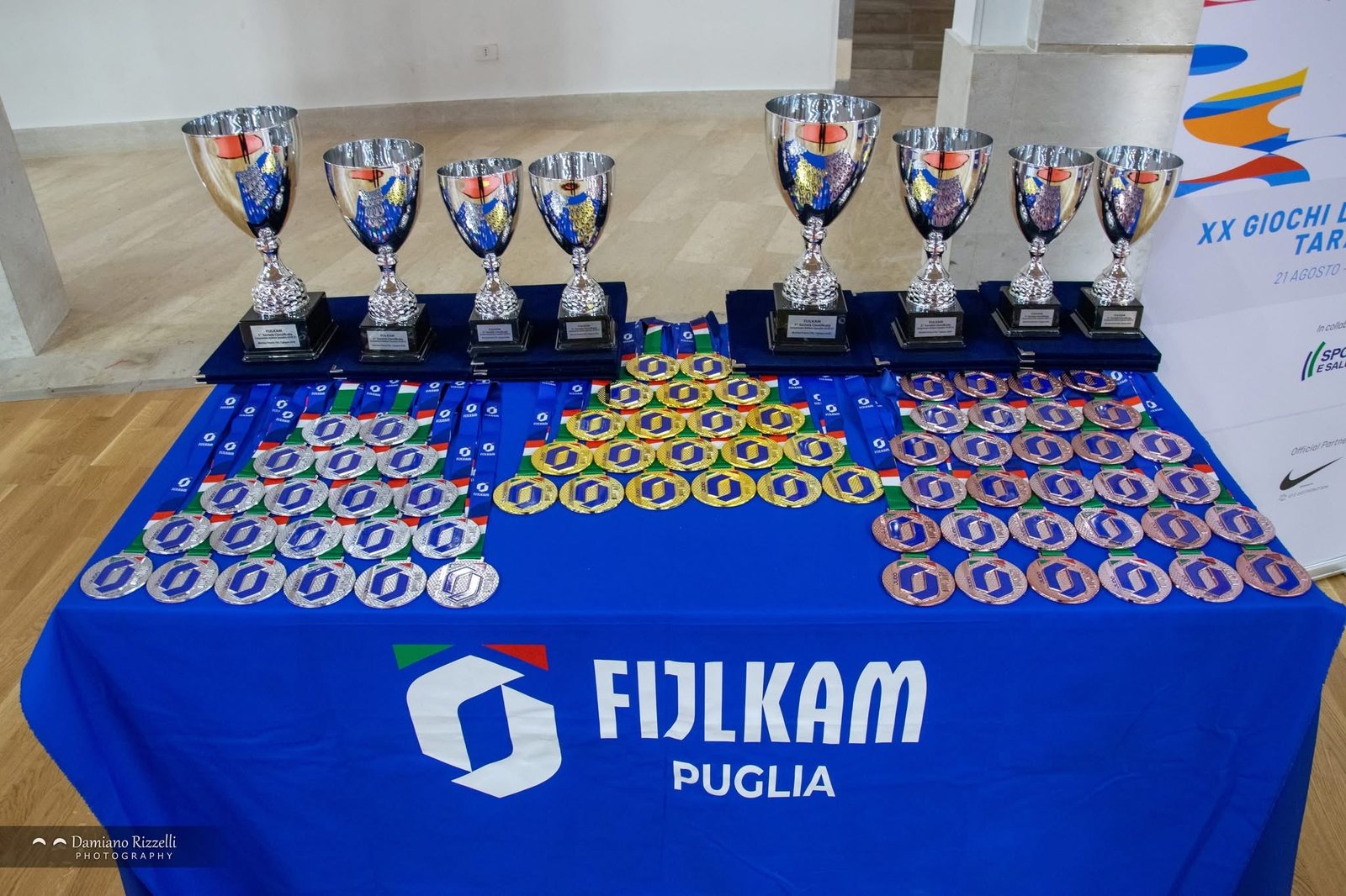 Coppe e medaglie per premiazioni sportive